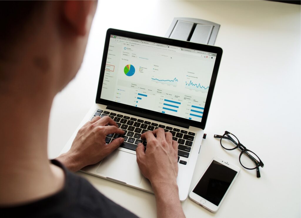 Supply Chain : Analyser efficacement le suivi des stocks, les délais d’acheminement et d’opération de distribution